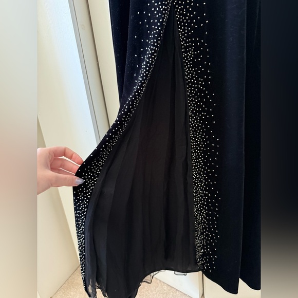 Vintage Dave & Johnny Laura Ryner Black Velvet Maxi Dress w Embellishments Y2K - Picture 8 of 8